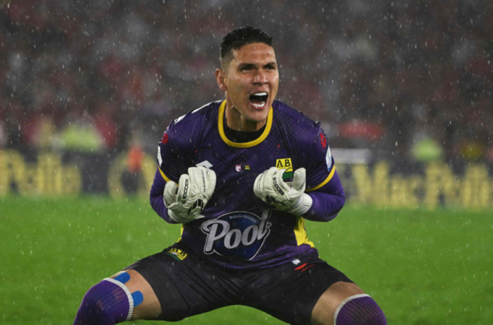 Aldair Quintana podría salir al exterior: arquero colombiano despierta interés internacional